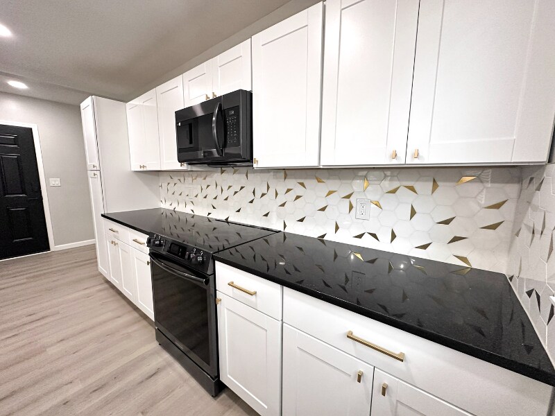 Building Photo - 287 Pierce St