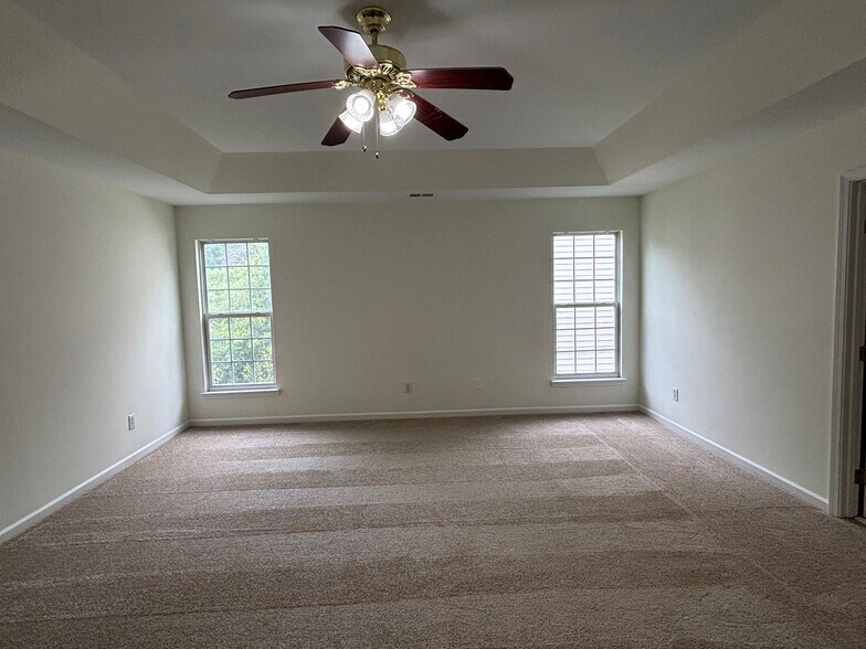 Building Photo - 15938 Wayland Dr