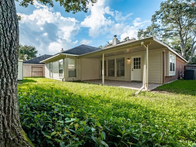 Building Photo - 12807 Village Way Dr