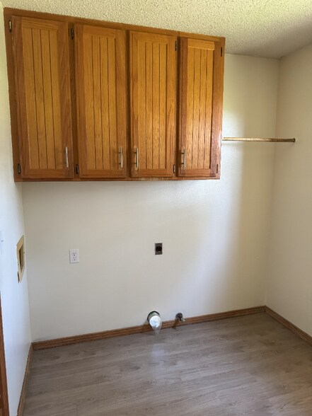 Building Photo - 1470 Klenc Rd