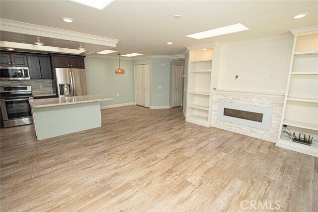 Building Photo - 2046 Via Mariposa E