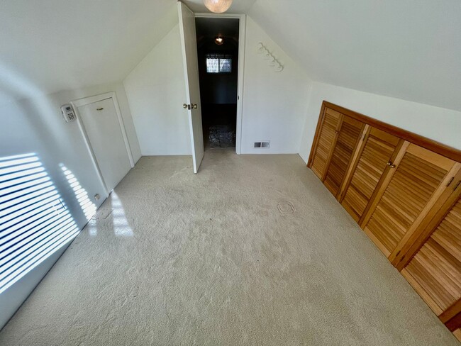 Building Photo - Are you looking for a short 3 Month Lease? Discover 2BD/2B Single-Family Home!