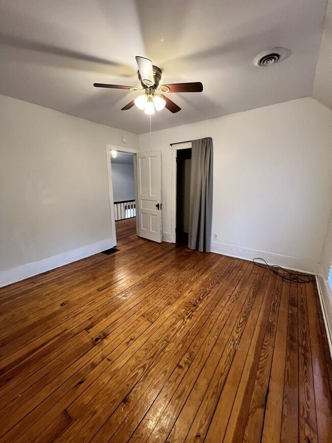 Building Photo - Charming, updated 3-bedroom, 2-bath home in the heart of Allegan