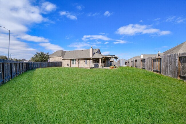 Building Photo - 4206 Fenetre Forest St