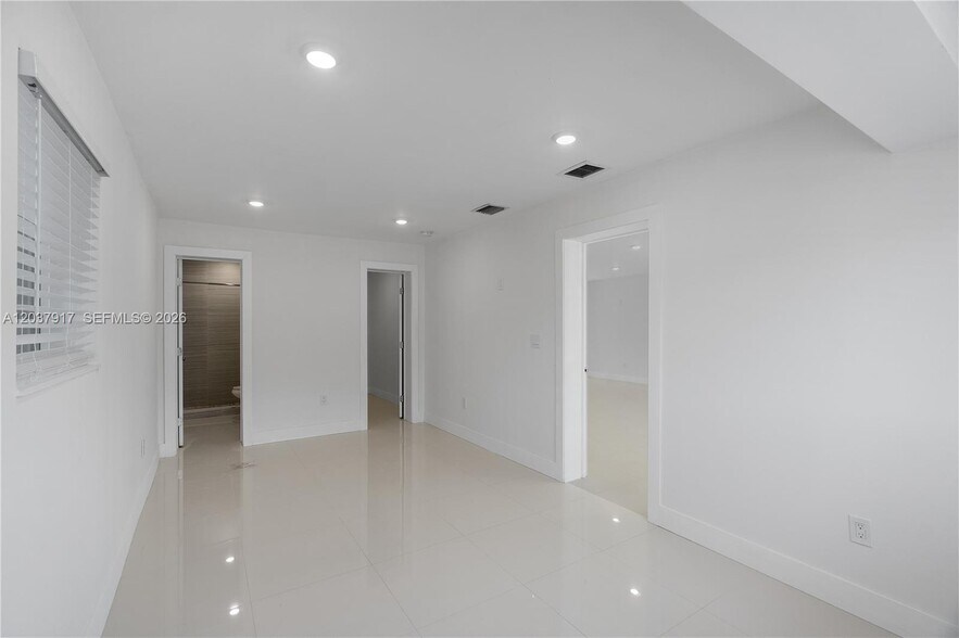 Building Photo - 10501 SW 53rd St