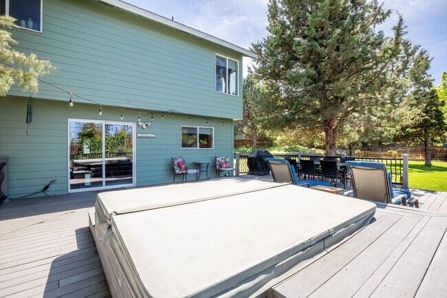 Building Photo - 63055 Yampa Way