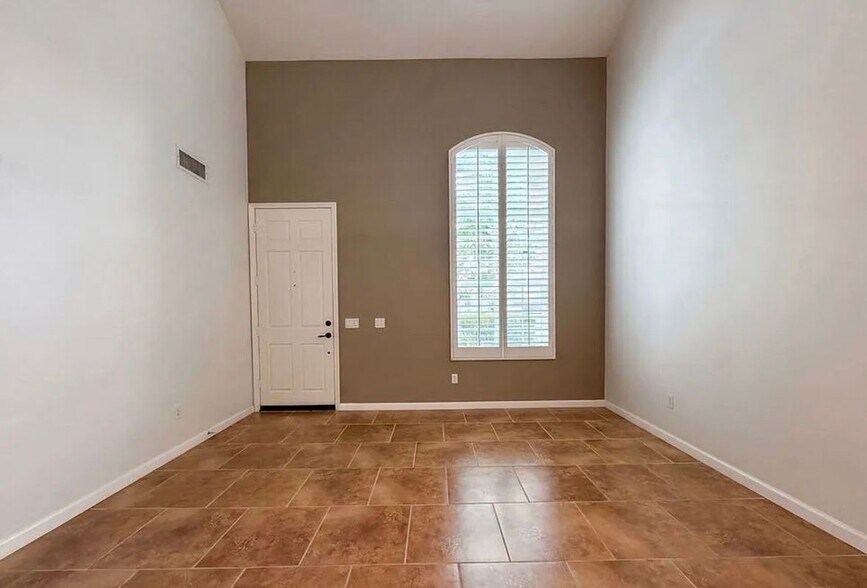 Building Photo - 28441 Silverking Trail