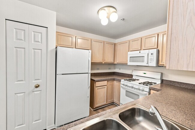 Building Photo - 700 Mill Cir