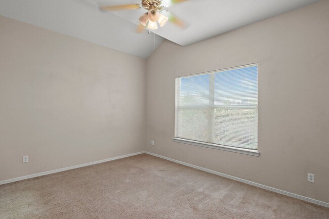 Building Photo - "Charming 3-Bed El Paso Retreat with Cozy ...