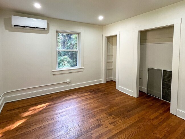 Building Photo - 128 Maywood Ln