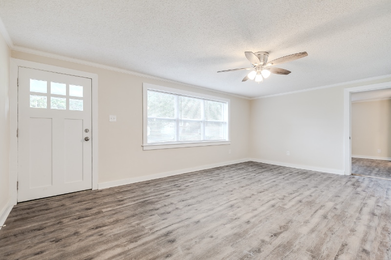 Building Photo - 105 Maple Cir