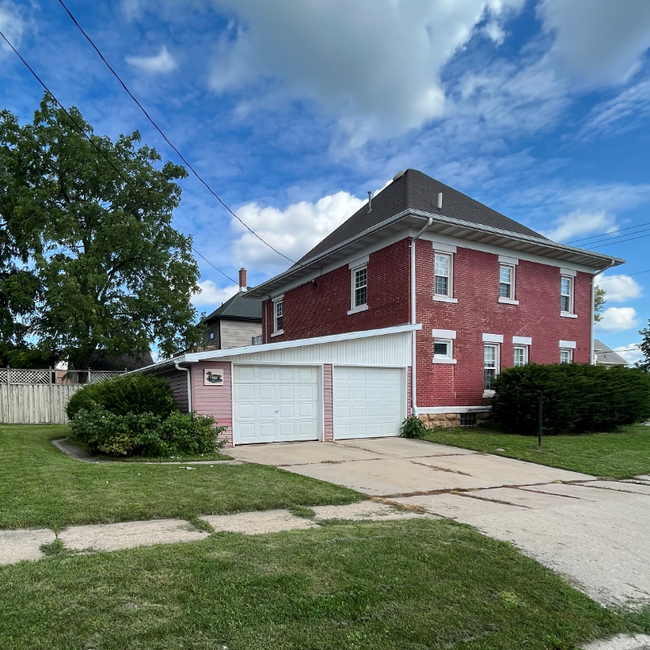 Building Photo - 1403 9th St