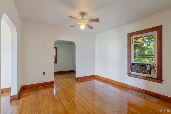 Building Photo - 518 E Brighton Ave