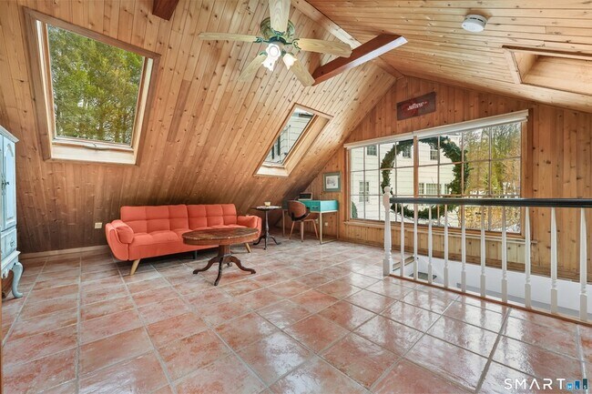 Building Photo - 167 North Ave