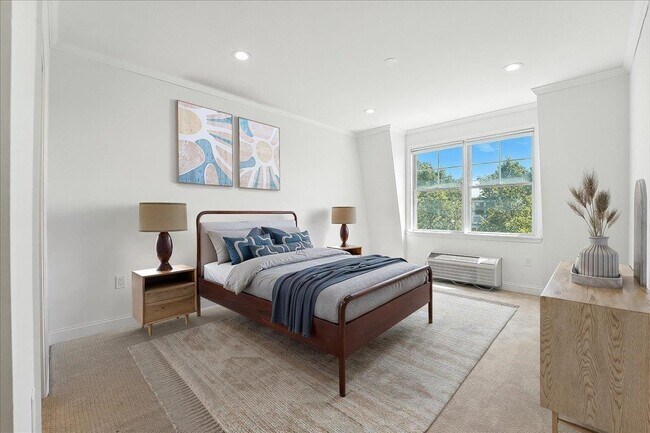 Building Photo - 15 FREEDOM Way