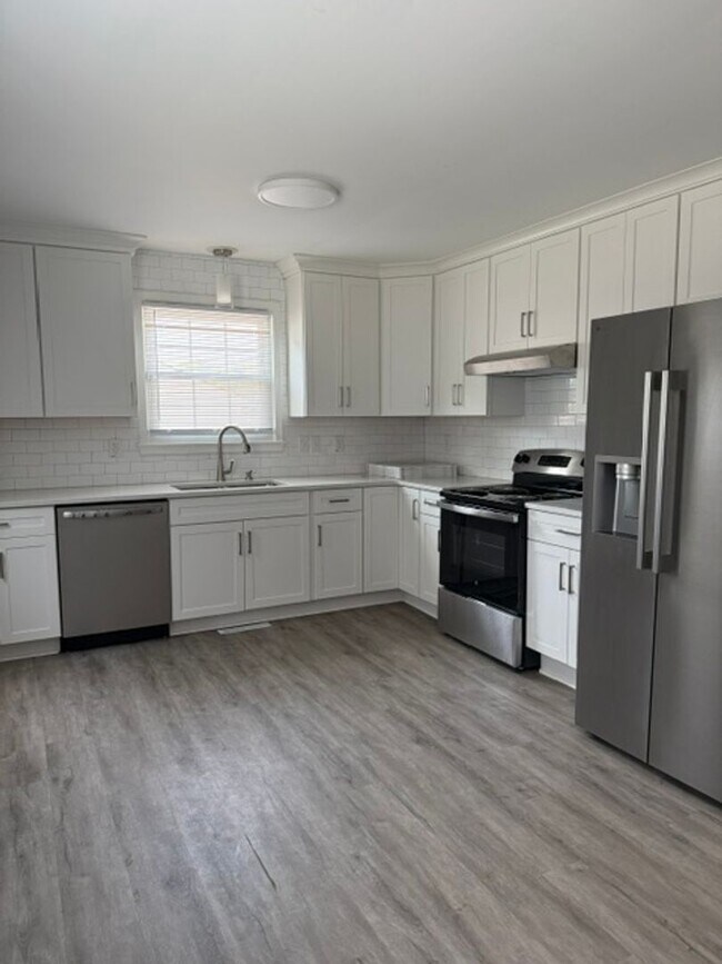 Building Photo - 302 Cottonwood Ln