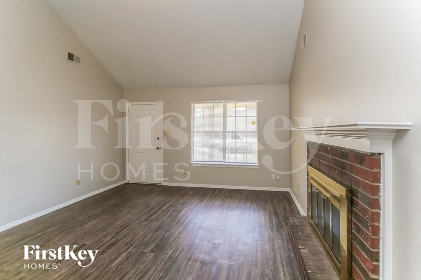 Building Photo - 5848 Hickory Shadow Ln
