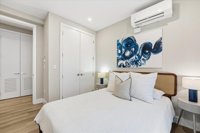 Building Photo - 134 New York Ave