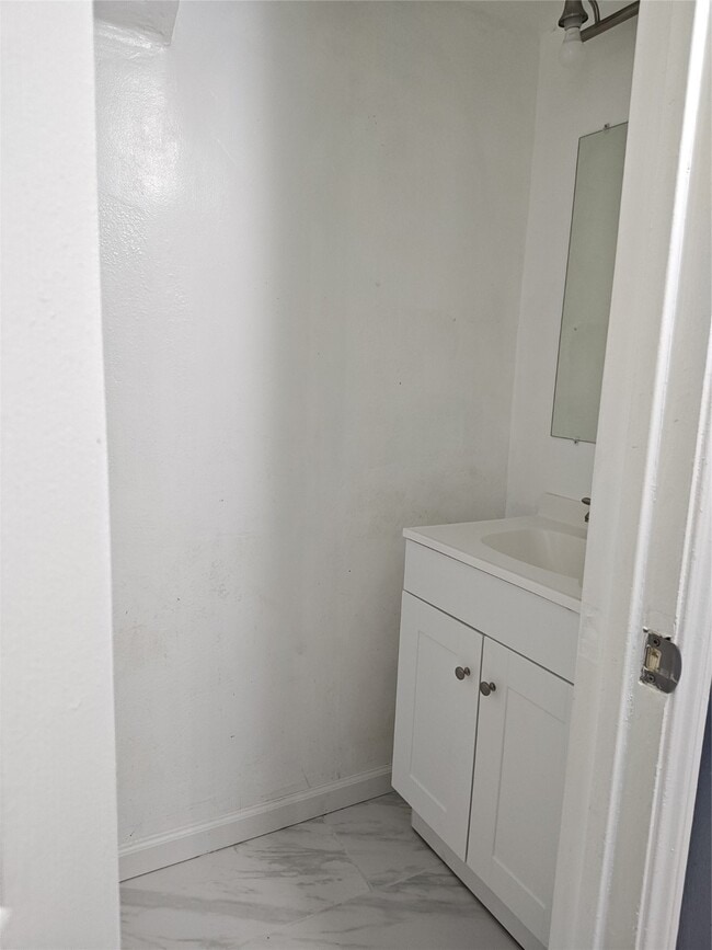 Building Photo - 2252 Shadowdale Dr