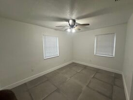 Building Photo - 1465 NW 32nd St