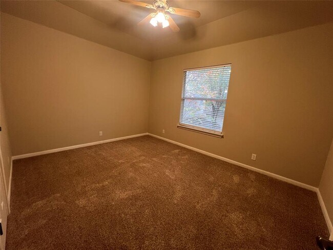 Building Photo - 9325 Bavaria Ln