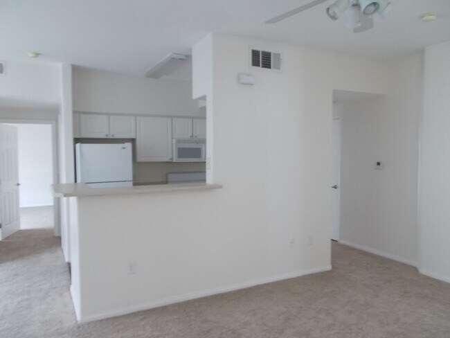 Building Photo - Precious Gem at Sedona on the Blvd!