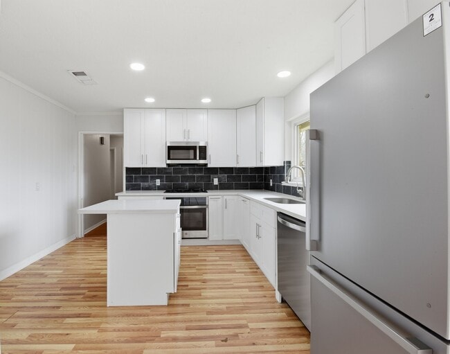 Building Photo - 4929 Libbey Dr