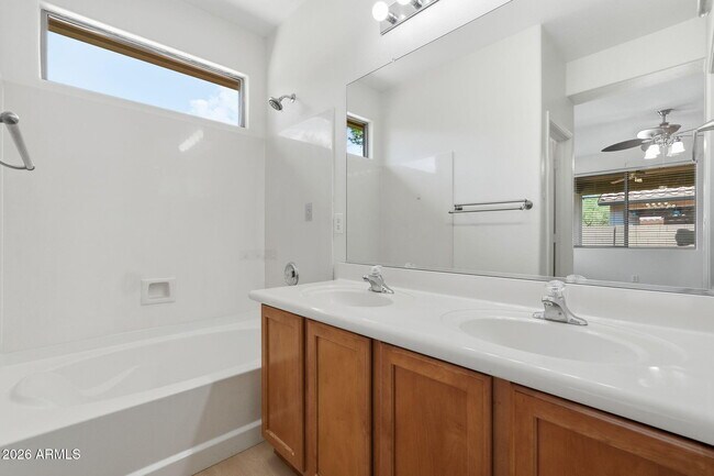 Building Photo - 39518 N White Tail Ln
