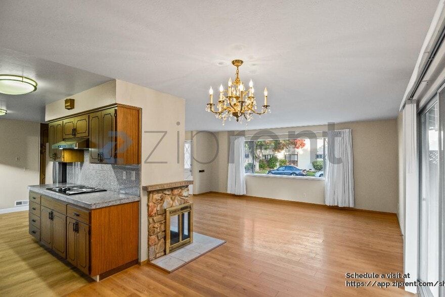 Building Photo - 452 Cirrus Ave