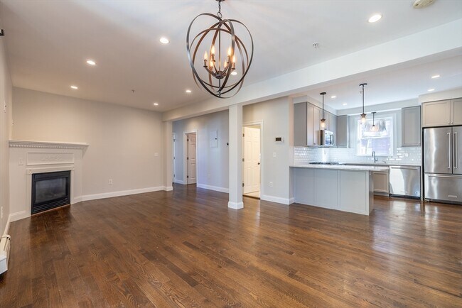 Building Photo - 465 Ashmont St