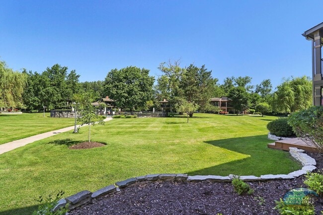 Building Photo - Lake Geneva Ground-Level Furnished Condo Available for Monthly & Mid-Term Rentals