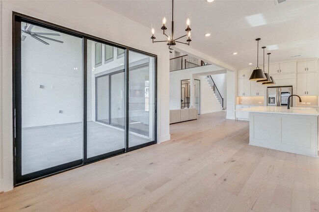 Building Photo - 1327 Crown Frst Dr