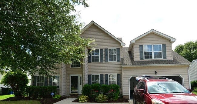 Building Photo - Renovated home with Sunroom!