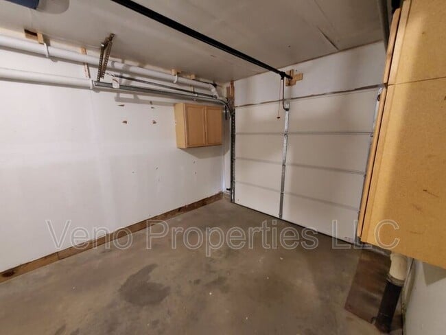 Building Photo - 66 Plaza Ave