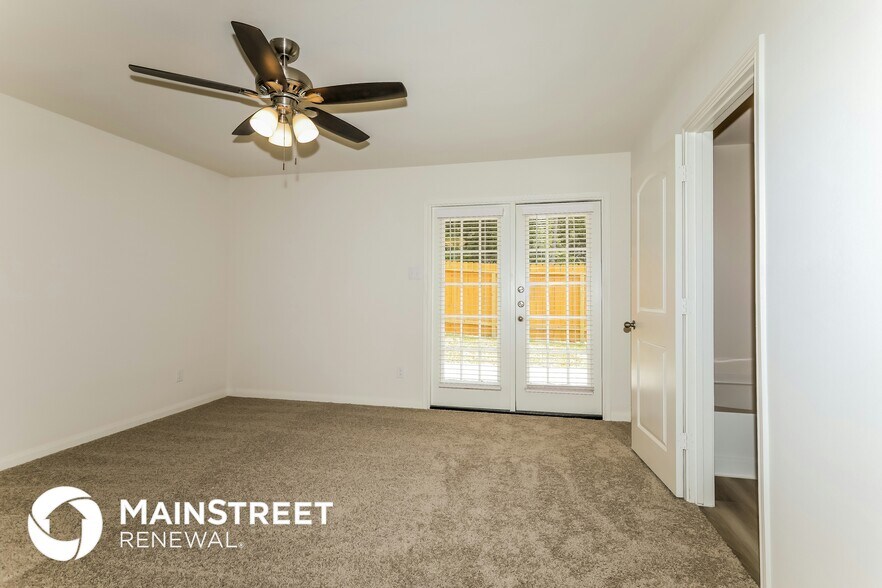 Building Photo - 26869 Steinbeck Dr