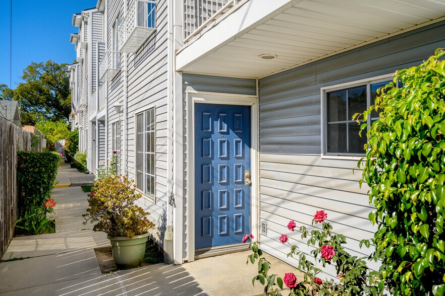 Building Photo - 1030 Ruberta Ave