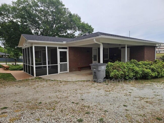 Building Photo - 400 Berea Dr