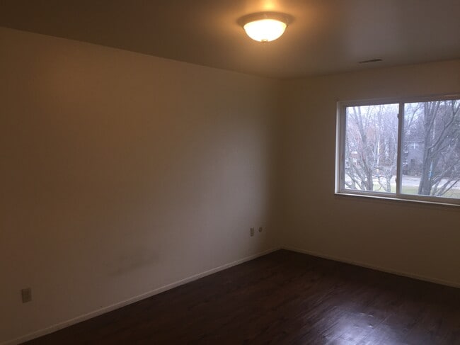 Building Photo - Margo Manor Apartments