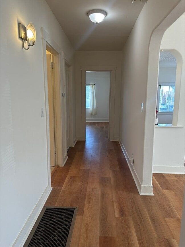 Building Photo - Corner Home in Daly City's Bayshore District