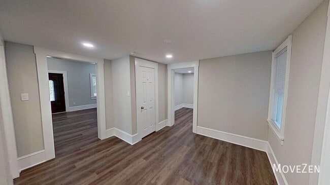 Building Photo - 9 Ratcale Ln