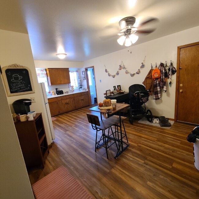 Kitchen - 628 E Monroe Ave