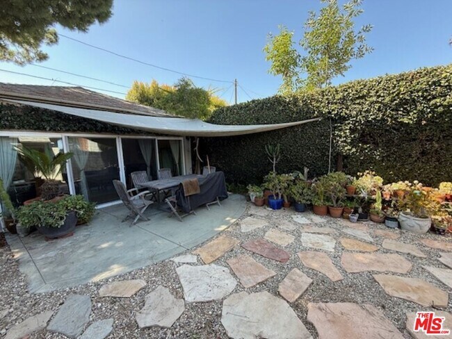 Building Photo - 2725 Bagley Ave