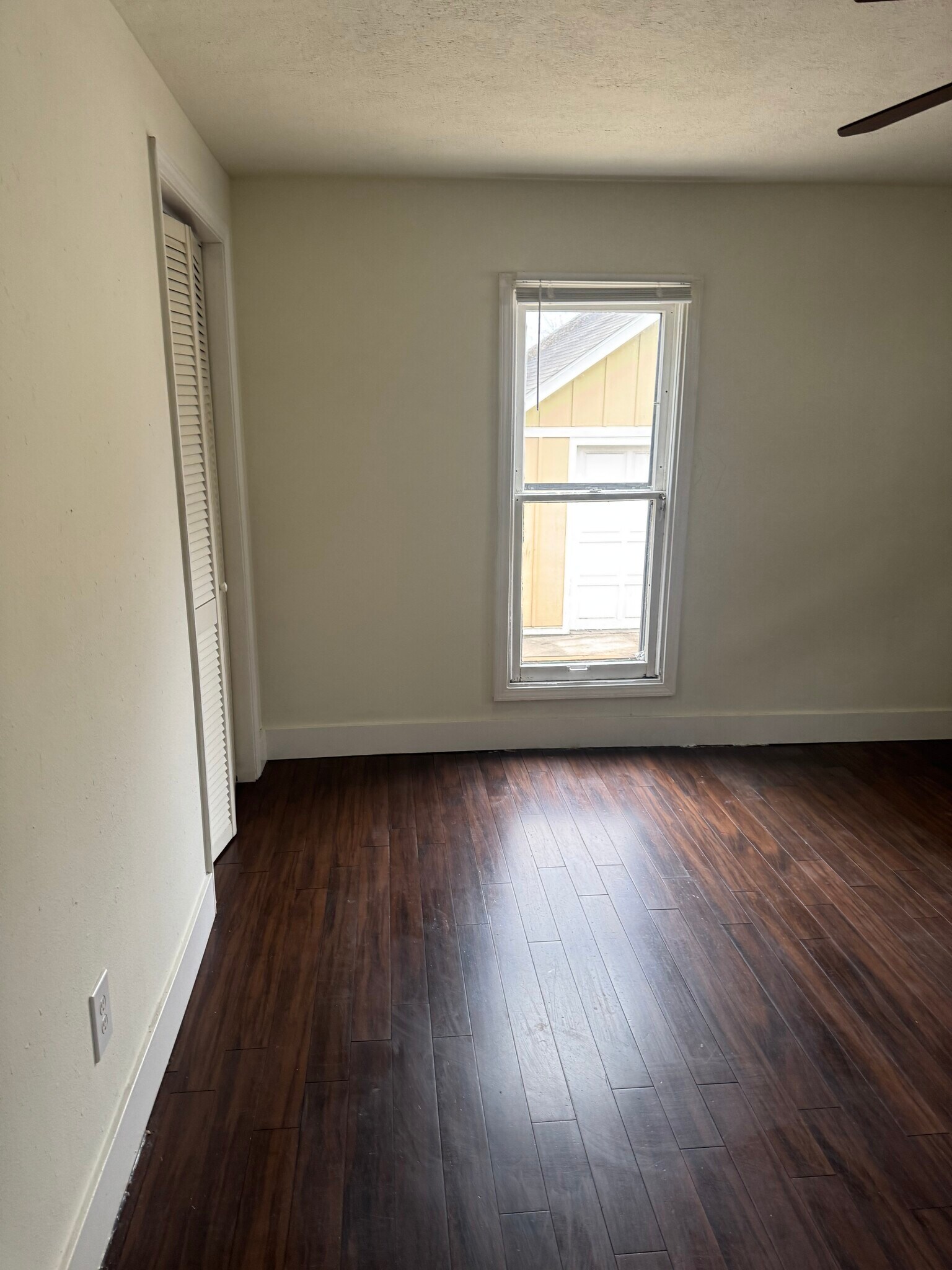 Building Photo - 832 Wealthy St SE