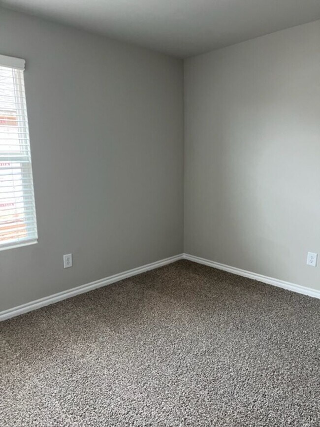 Building Photo - Brand New Home For Rent in Mustang