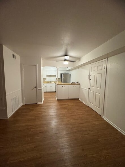 entry/kitchen - 235 W Silver Sands Dr