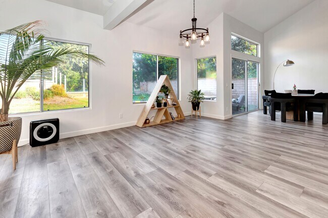 Building Photo - 28962 Sean Dr