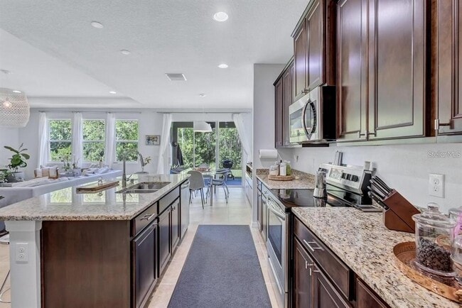 Building Photo - 2715 Storybrook Preserve Dr