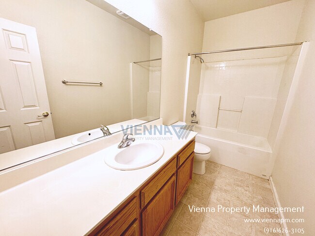 Building Photo - 1755 El Camino Verde Dr