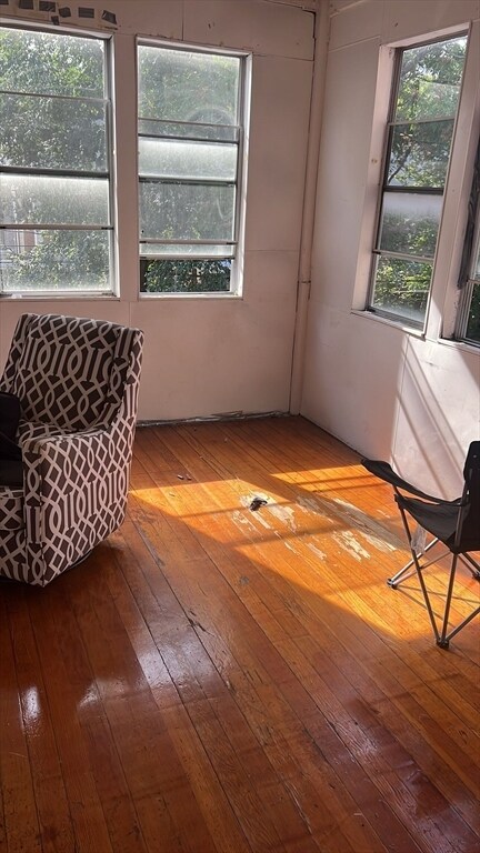 Building Photo - 1905 Beacon St