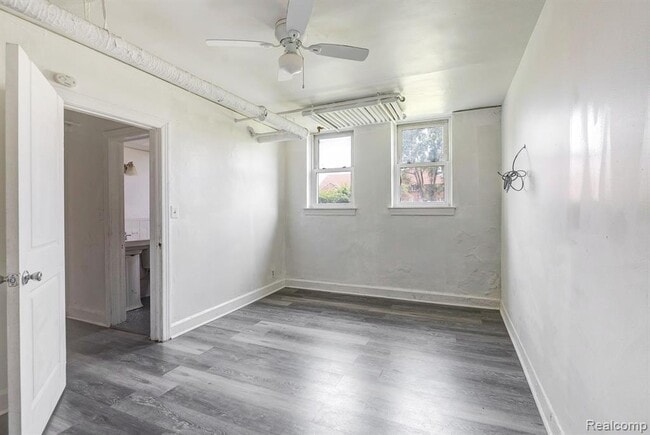Building Photo - 13535 La Salle Blvd